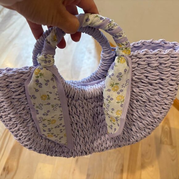 Neiman Marcus 2025 Purple Handwoven Rattan Tote with Shell Accents & Silk Scarf - Picture 1 of 4
